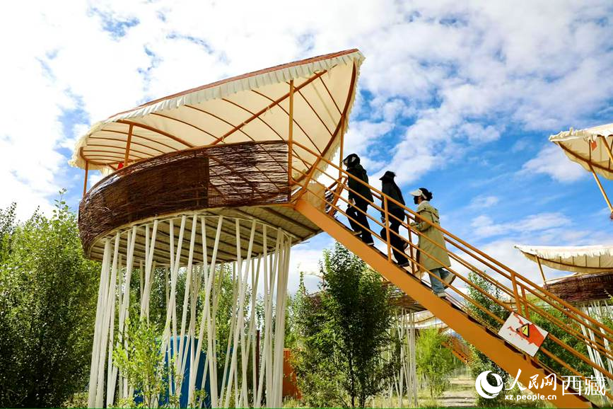 西普農(nóng)博園里的鳥巢餐廳。人民網(wǎng)記者 次仁羅布攝