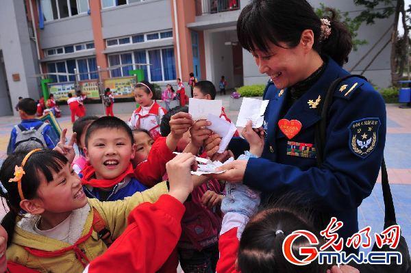 【我和軍隊(duì)的不解之緣】“先是軍人，才是媽媽”