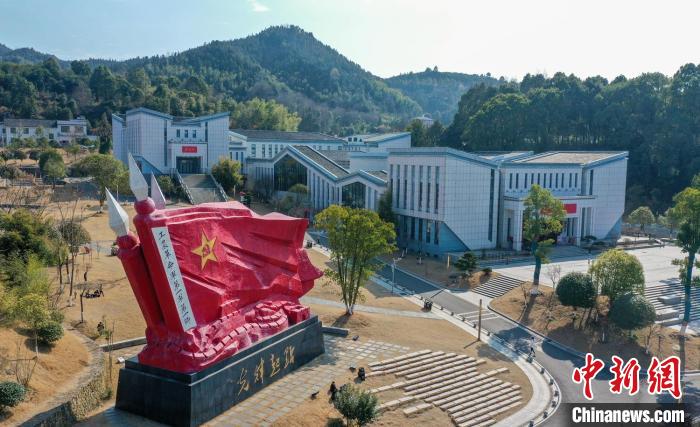 文家市鎮(zhèn)秋收廣場。　楊華峰 攝