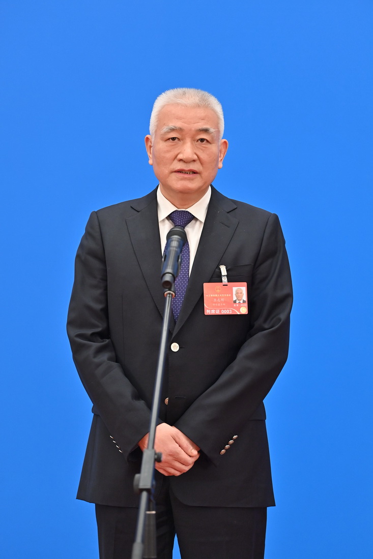 這是科學(xué)技術(shù)部部長王志剛通過網(wǎng)絡(luò)視頻方式接受采訪。新華社記者 李鑫 攝